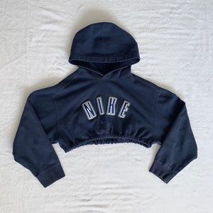 Reworked Retro Nike Hoodie ✂️